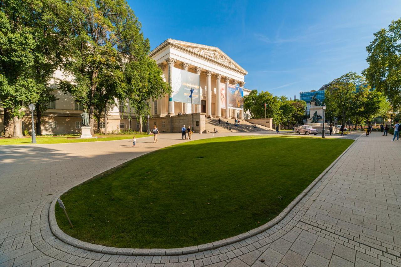 Budapest Museum Central Eksteriør bilde